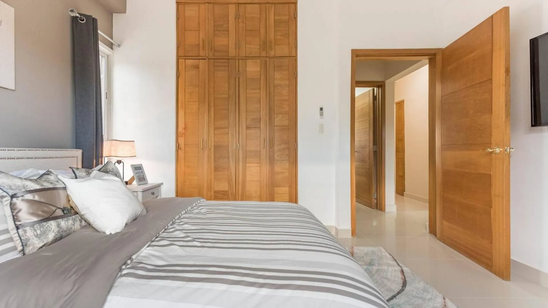 Upscale 3 Bedroom Apartment For Family Or Friends Stay Los Prados