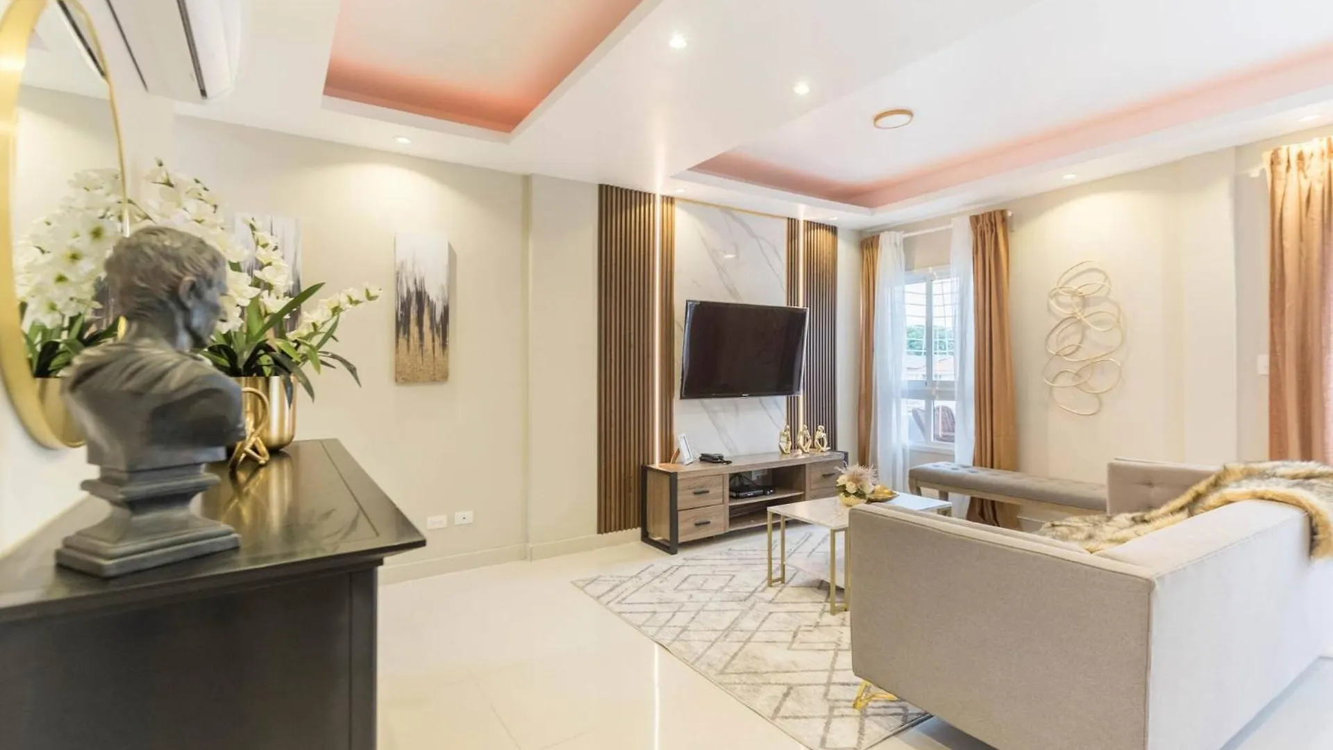 Upscale 3 Bedroom Apartment For Family Or Friends Stay Los Prados