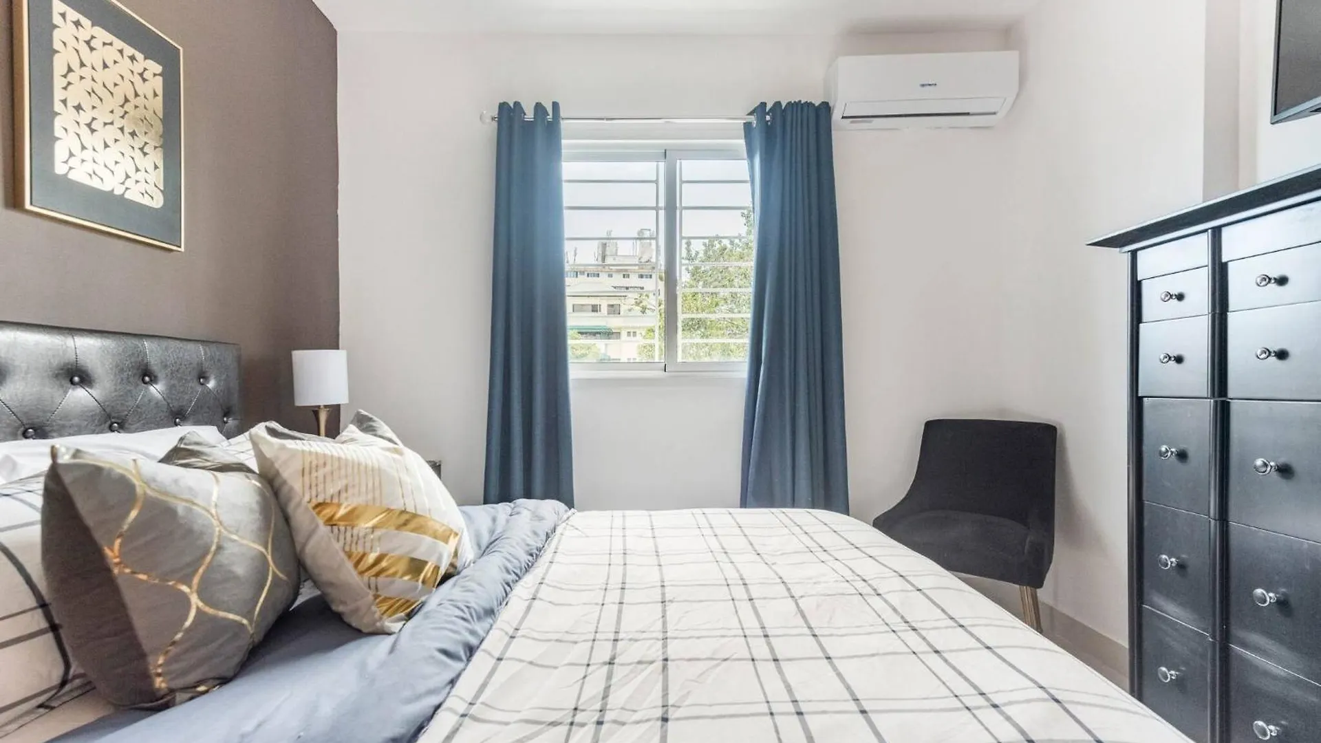 Upscale 3 Bedroom Apartment For Family Or Friends Stay Los Prados